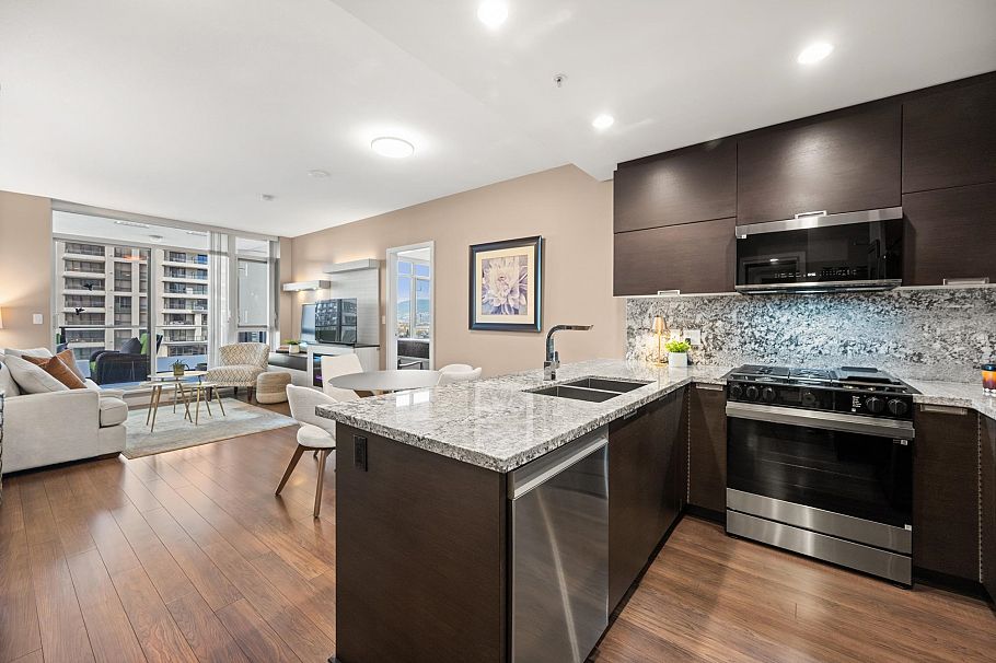 2006 2077 Rosser Avenue Burnaby, BC - 3