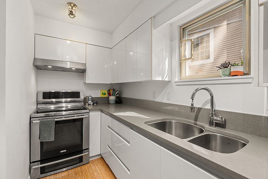 203 755 W 15th Avenue Vancouver, BC - 13