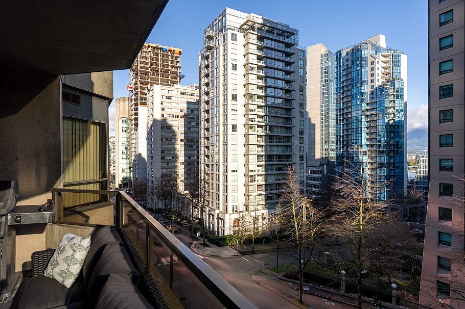 402 738 Broughton Street Vancouver, BC - 32