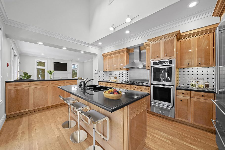 1323 The Crescent Vancouver, BC - 5