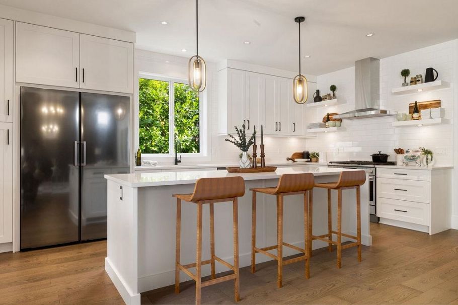 338 W 24th Street North Vancouver, BC - 4