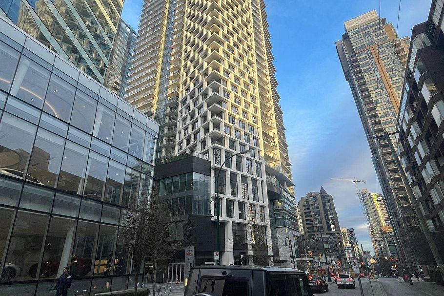 1001 1289 Hornby Street Vancouver, BC - 3