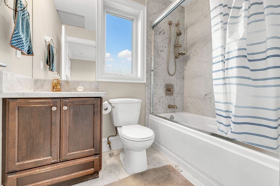 4320 W 8th Avenue Vancouver, BC - 31