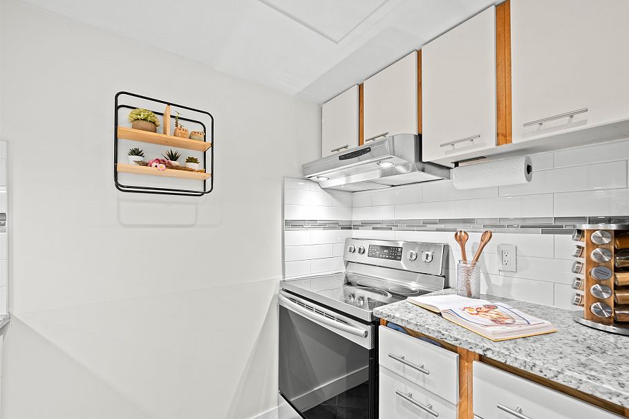 3192 Mountain Highway North Vancouver, BC - 15