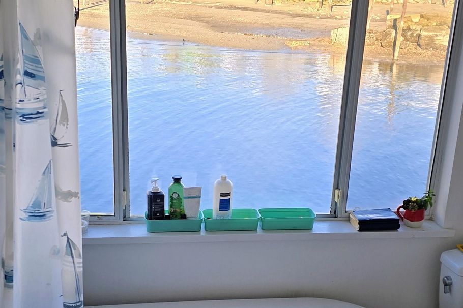 JNW33 415 W Esplanade North Vancouver, BC - 14