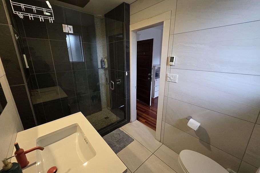 345 W 13th Avenue Vancouver, BC - 19