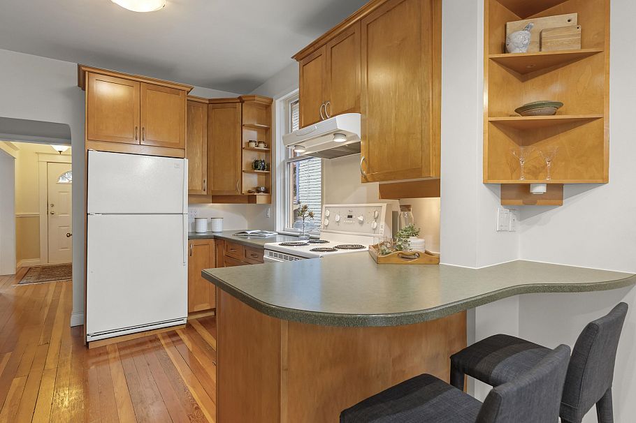 829 E 14th Avenue Vancouver, BC - 8