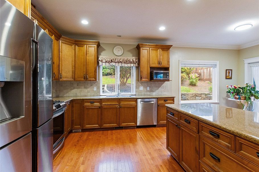 3782 Lonsdale Avenue North Vancouver, BC - 10