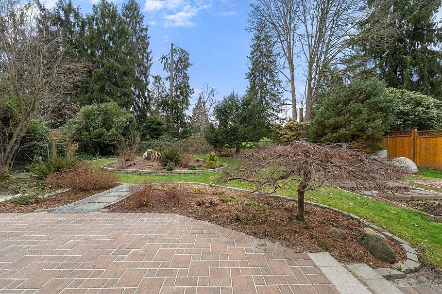 667 Fairway Drive North Vancouver, BC - 30