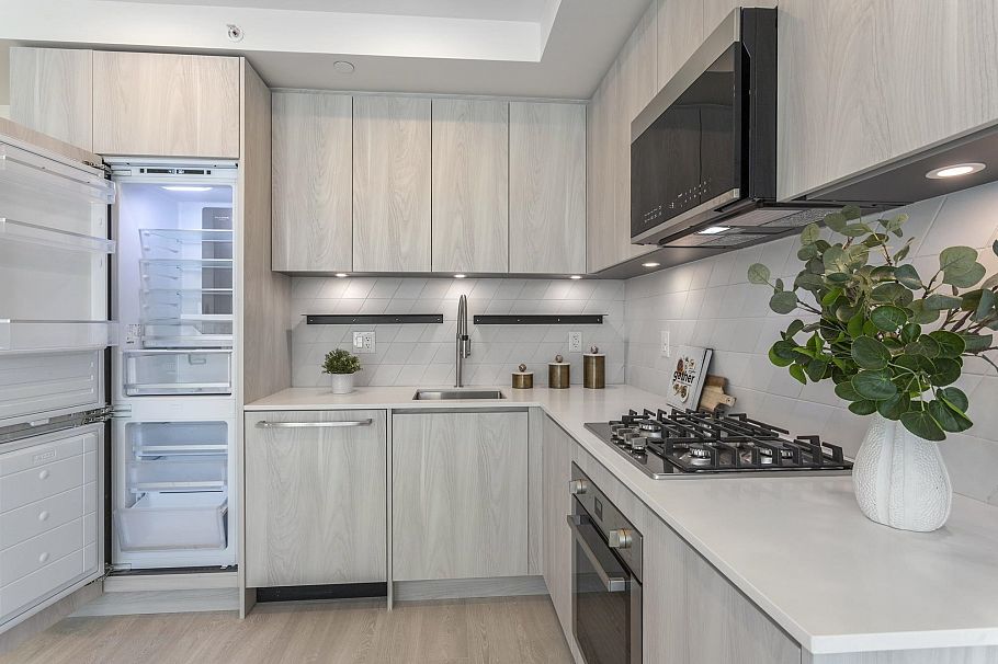 206 3264 Vanness Avenue Vancouver, BC - 4