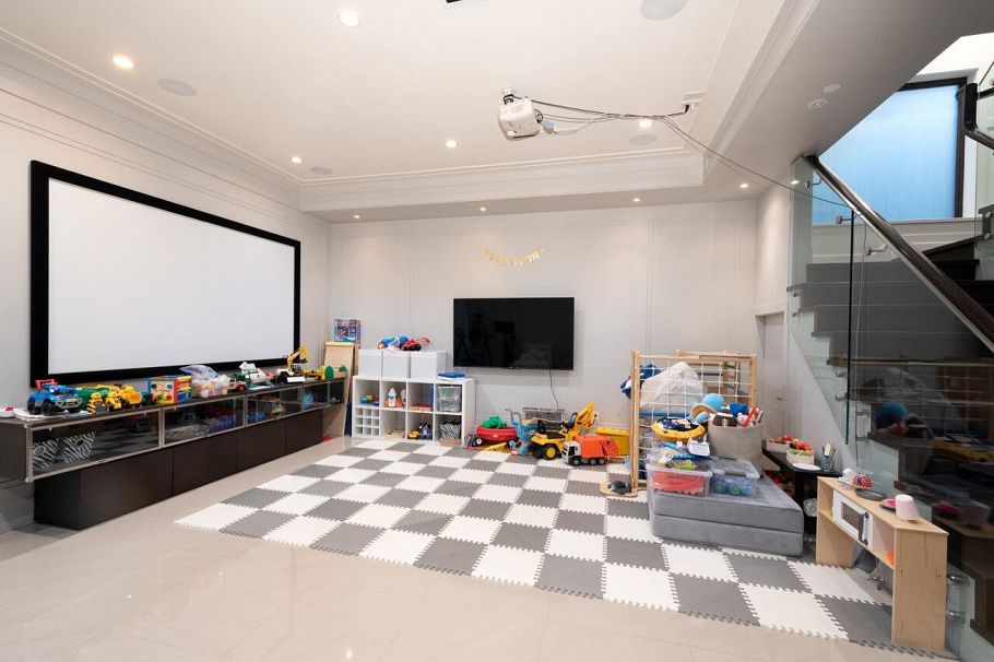 3739 W 24th Avenue Vancouver, BC - 40