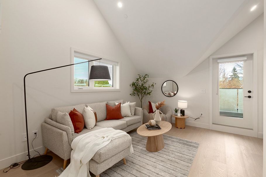 1 7 E 23rd Avenue Vancouver, BC - 17