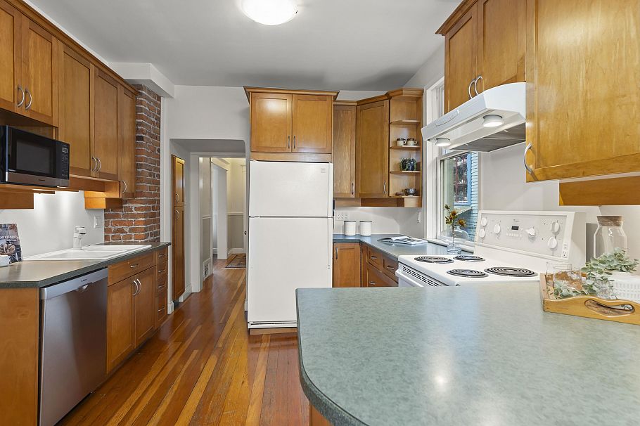 829 E 14th Avenue Vancouver, BC - 9