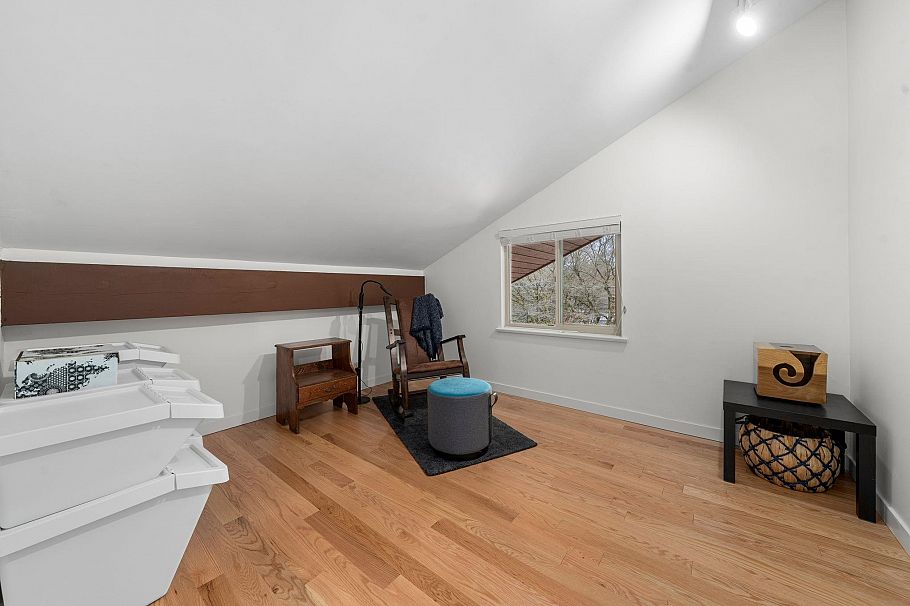 667 Fairway Drive North Vancouver, BC - 21