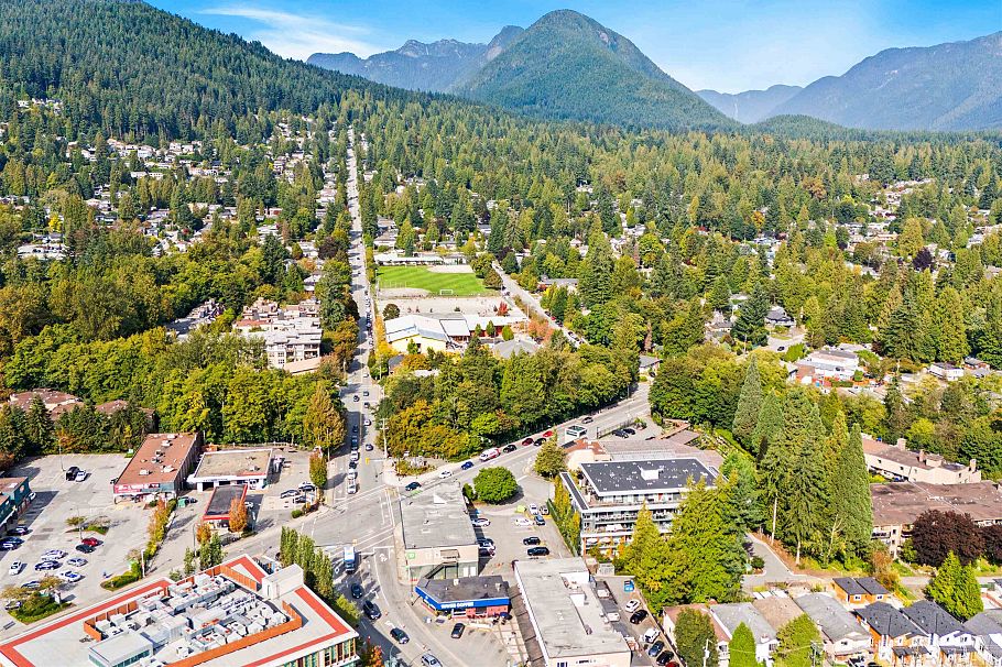 3192 Mountain Highway North Vancouver, BC - 34