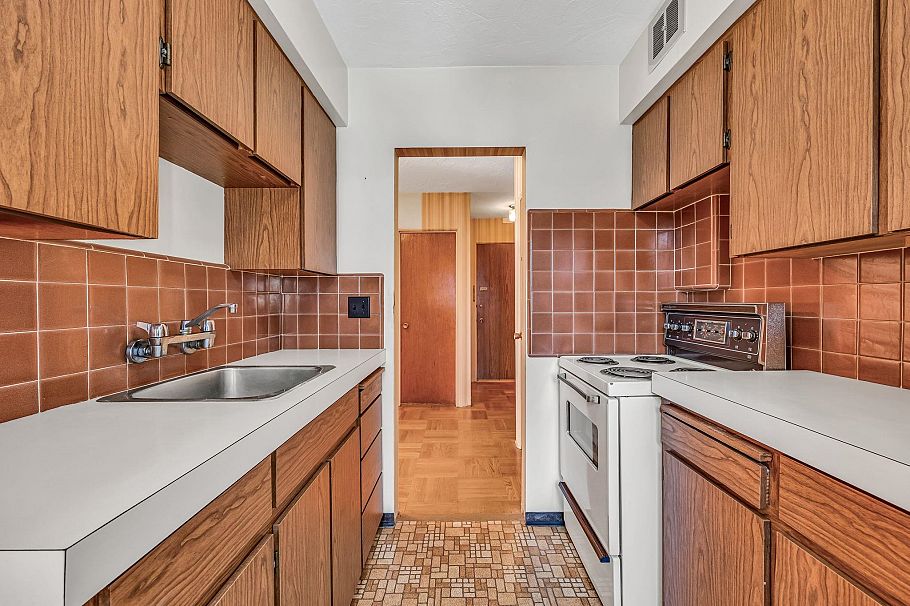 301 1050 Chilco Street Vancouver, BC - 15