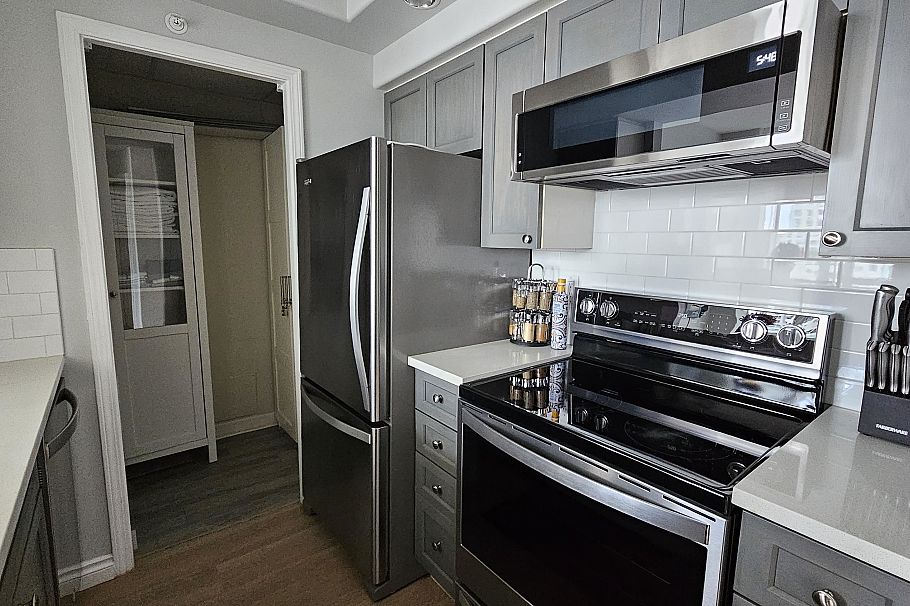 1105 1383 Howe Street Vancouver, BC - 8