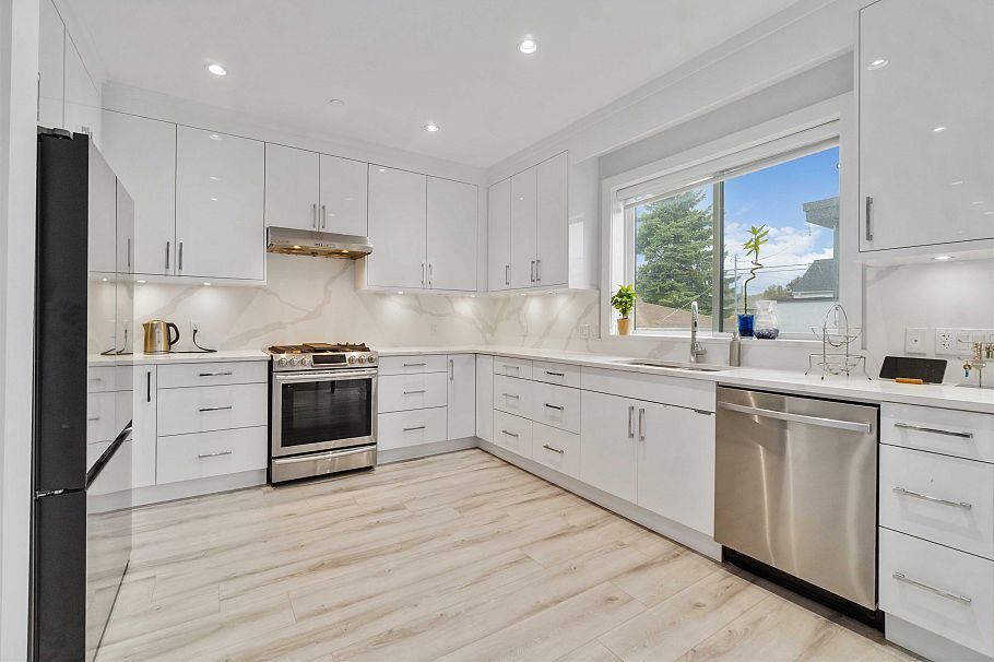 2575 & 2577 Parker Street Vancouver, BC - 26