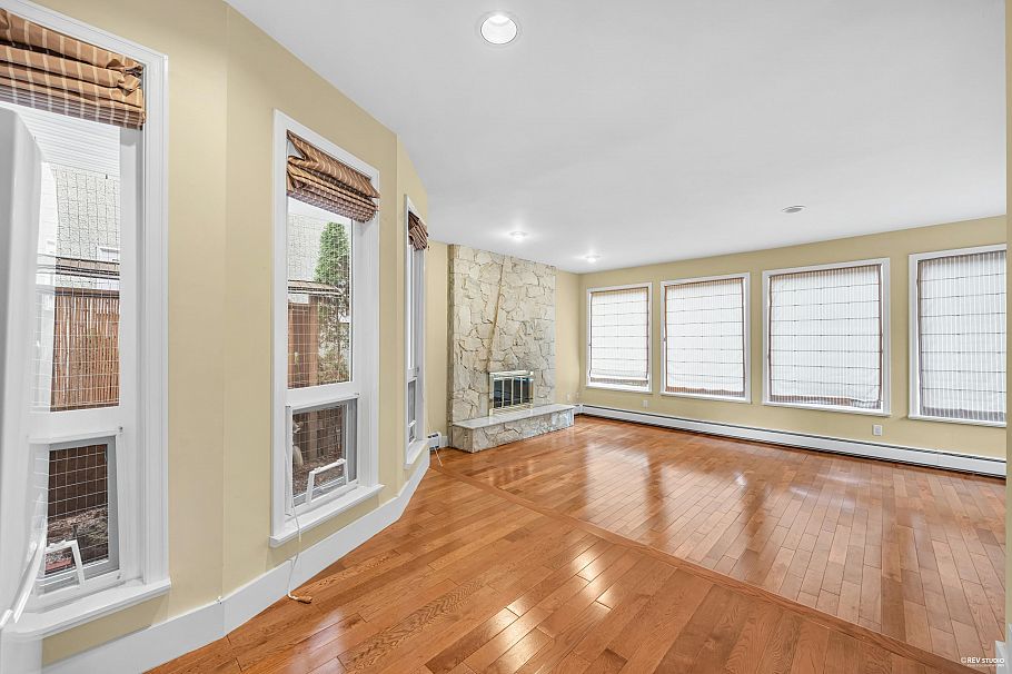 3191 W 23rd Avenue Vancouver, BC - 29