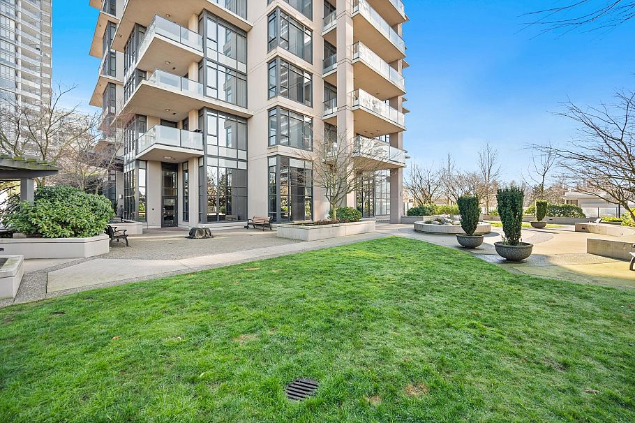 2006 2077 Rosser Avenue Burnaby, BC - 38