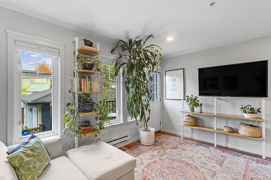 1743 Frances Street Vancouver, BC - 4