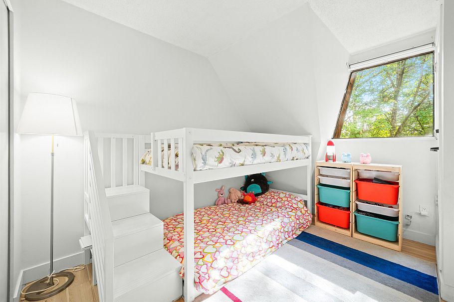 3192 Mountain Highway North Vancouver, BC - 23