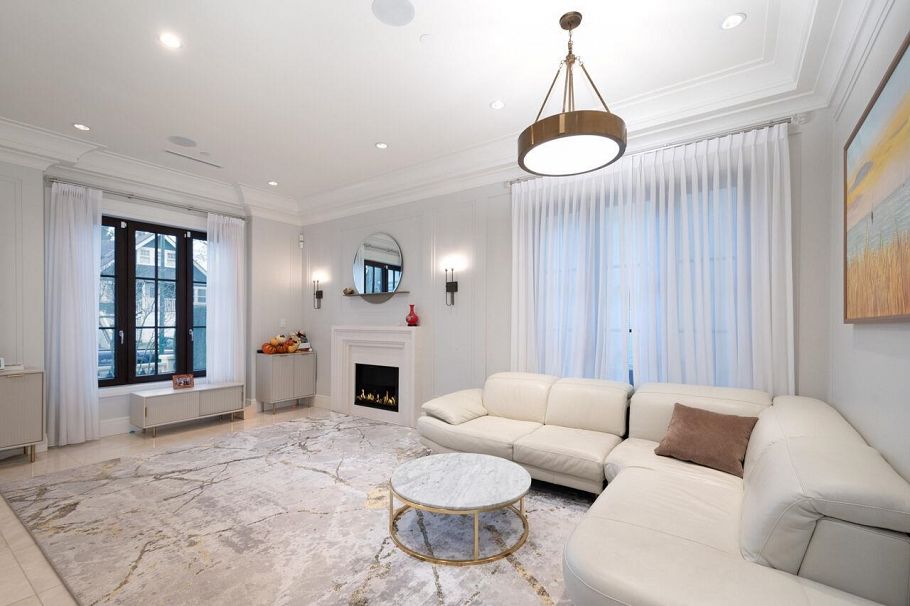 3739 W 24th Avenue Vancouver, BC - 5