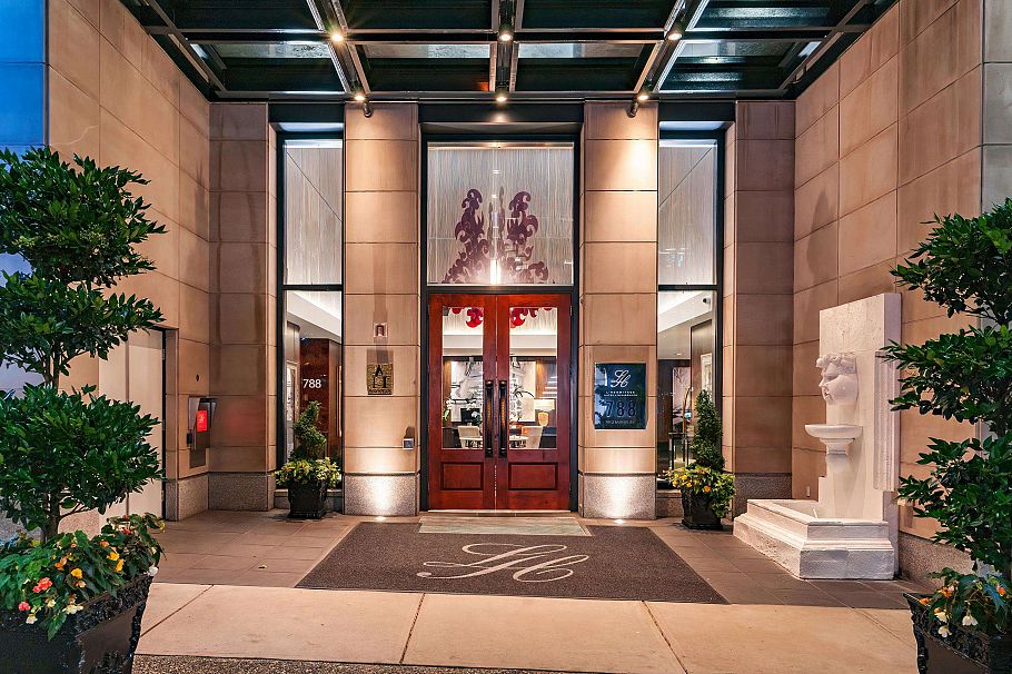 2005 788 Richards Street Vancouver, BC - 3