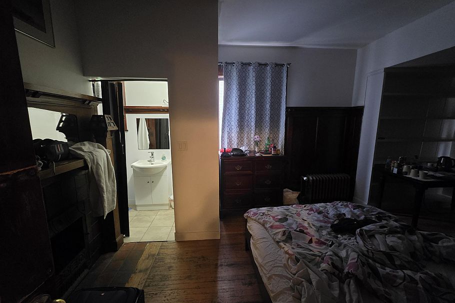 345 W 13th Avenue Vancouver, BC - 3