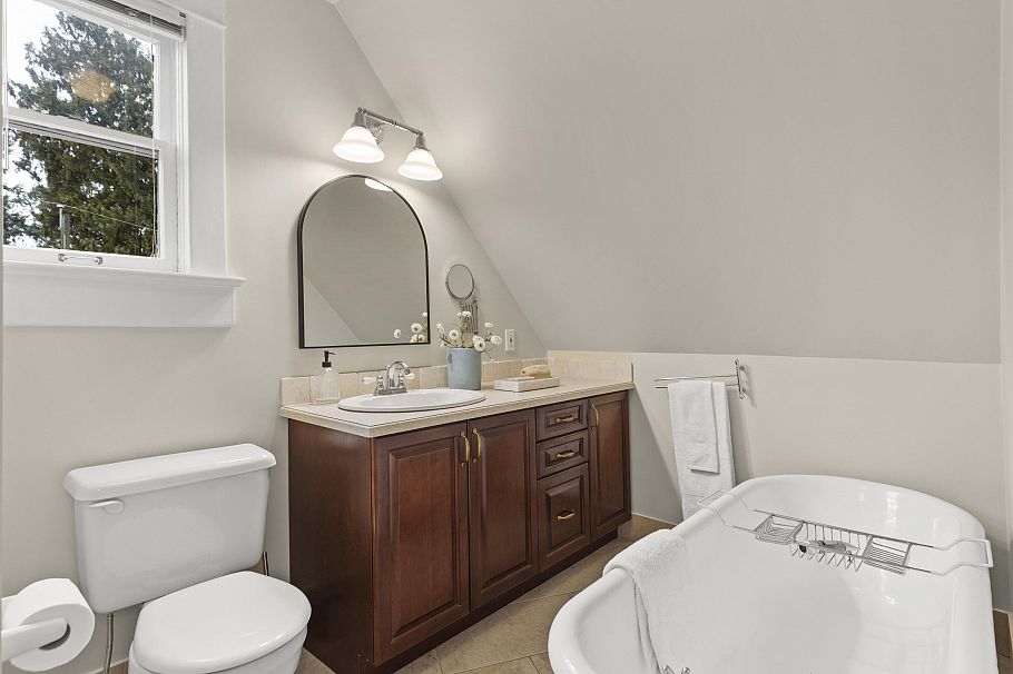 829 E 14th Avenue Vancouver, BC - 23