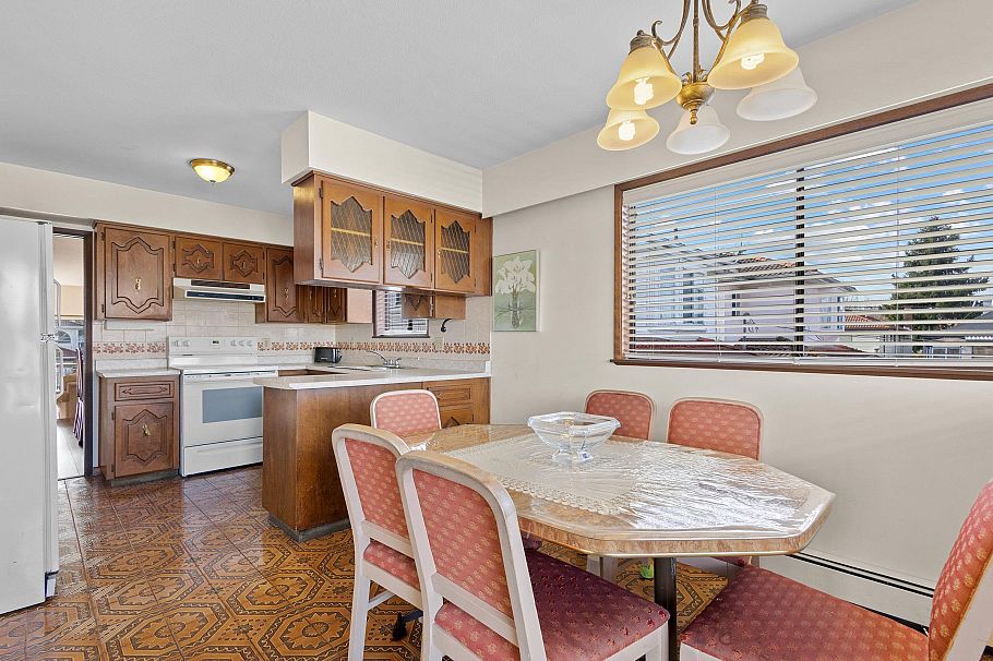 2225 E 35th Avenue Vancouver, BC - 11