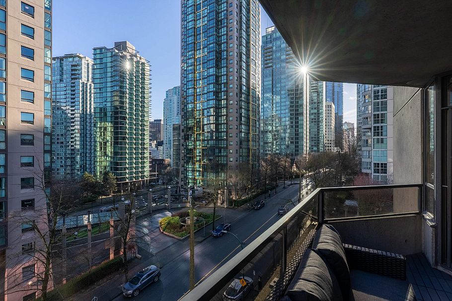 402 738 Broughton Street Vancouver, BC - 31