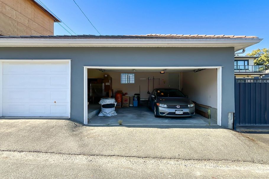 2802 E 45th Avenue Vancouver, BC - 29