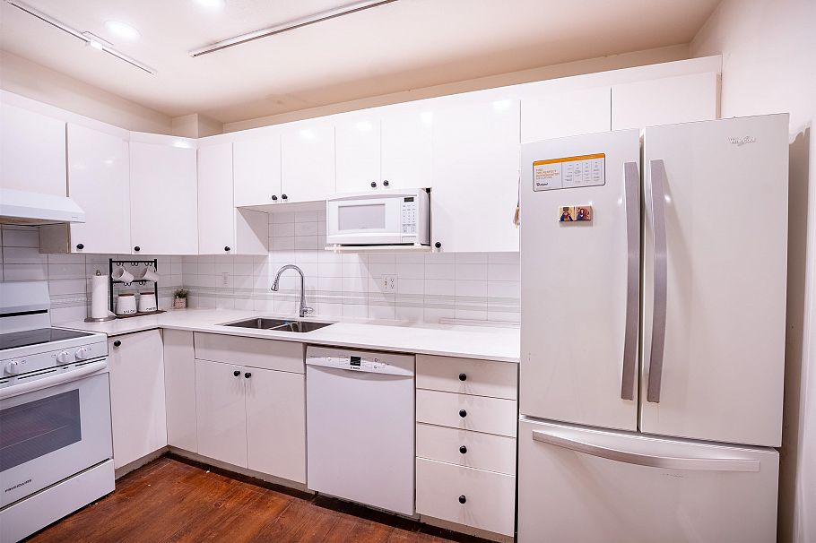 207 128 W 8th Street North Vancouver, BC - 8