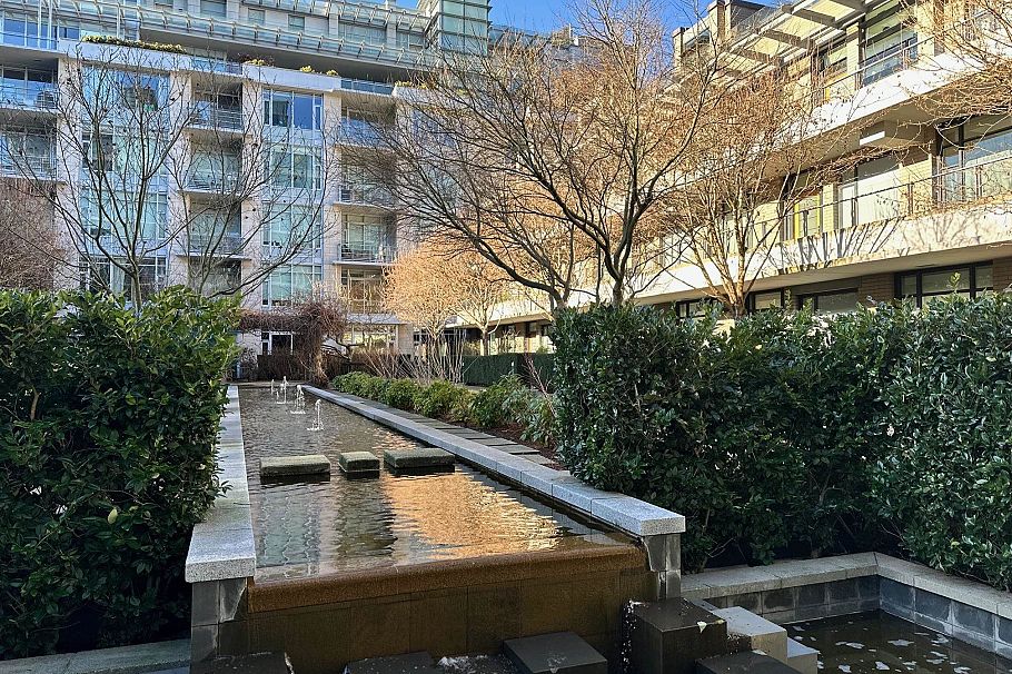 404 1633 Ontario Street Vancouver, BC - 6