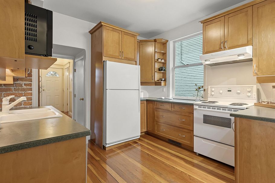 829 E 14th Avenue Vancouver, BC - 7