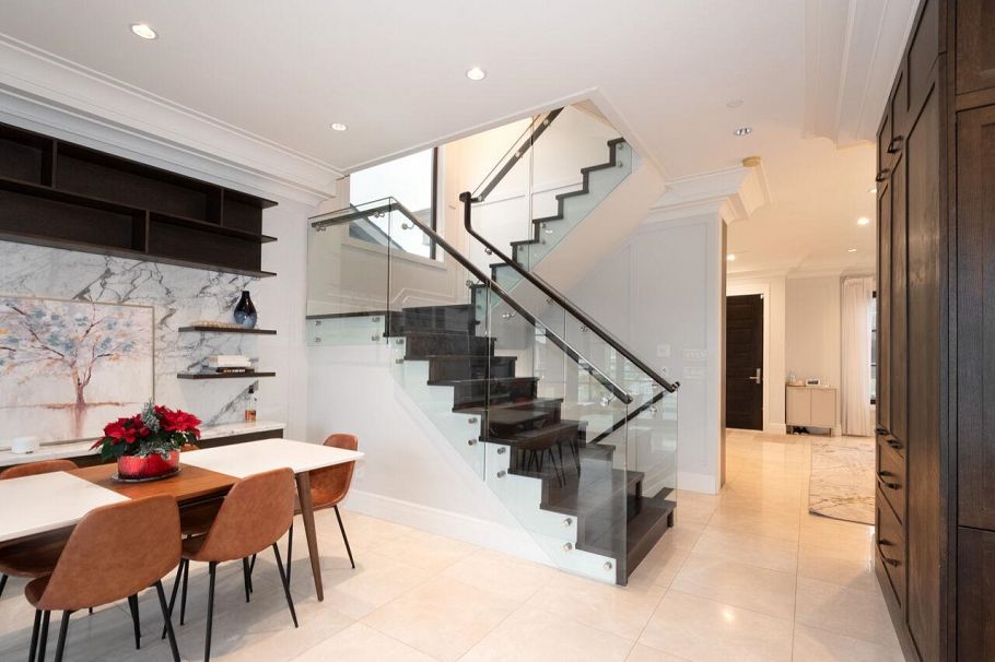 3739 W 24th Avenue Vancouver, BC - 25