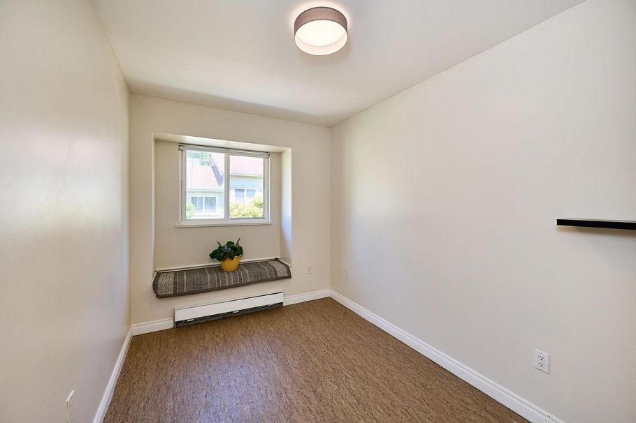 562 W Keith Road North Vancouver, BC - 18