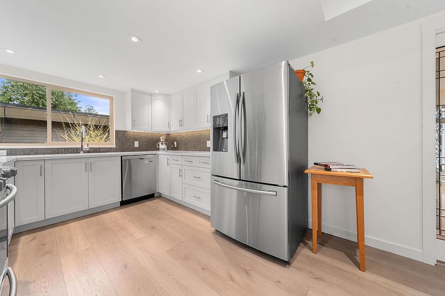 667 Fairway Drive North Vancouver, BC - 8