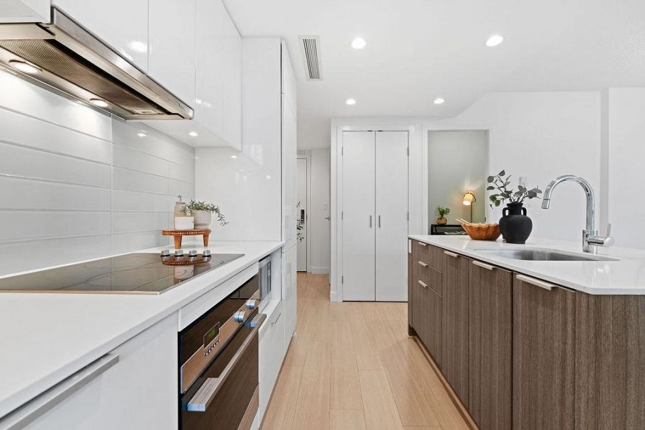 1106 1308 Hornby Street Vancouver, BC - 1