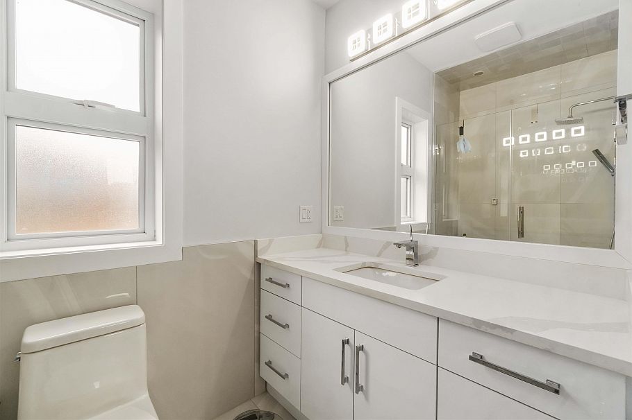 2575 & 2577 Parker Street Vancouver, BC - 16