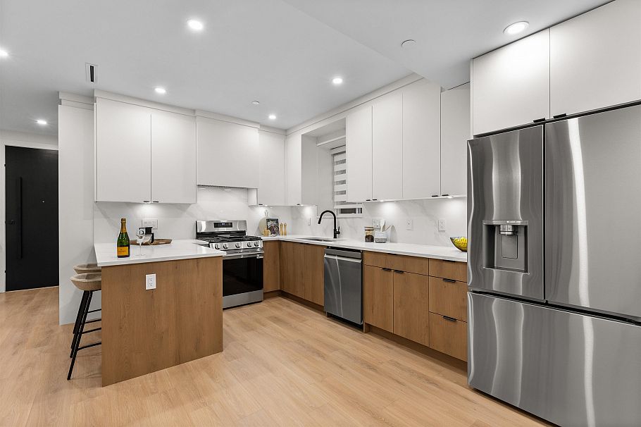 1 435 E 47th Avenue Vancouver, BC - 7