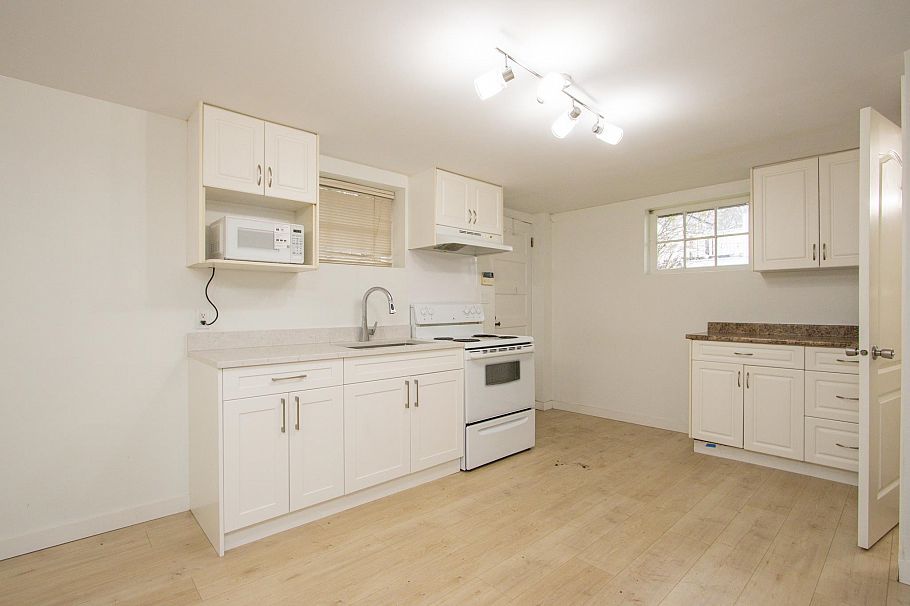 1785 COTTON DRIVE, Vancouver BC V5N 3V1 Vancouver, BC - 1