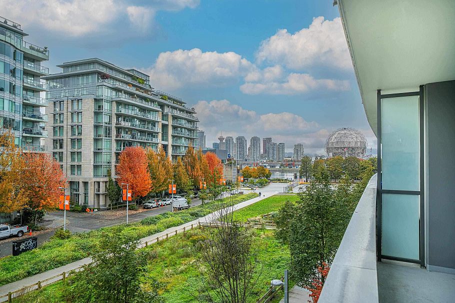 404 1688 Pullman Porter Street Vancouver, BC - 1