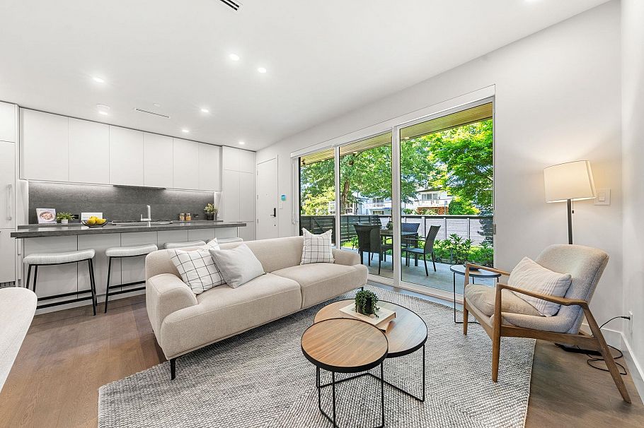 1 638 E 46th Avenue Vancouver, BC - 5