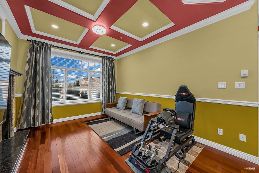 2160 E 54th Avenue Vancouver, BC - 5