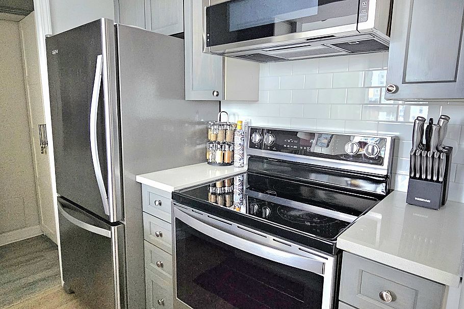 1105 1383 Howe Street Vancouver, BC - 11