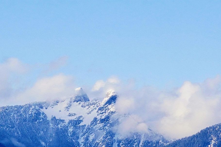 JNW33 415 W Esplanade North Vancouver, BC - 3