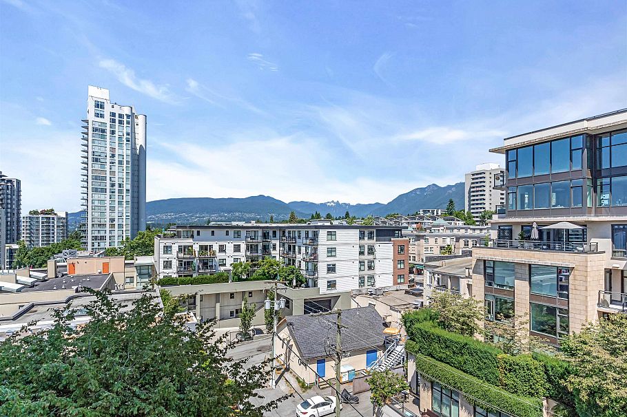 903 130 E 2nd Street North Vancouver, BC - 32