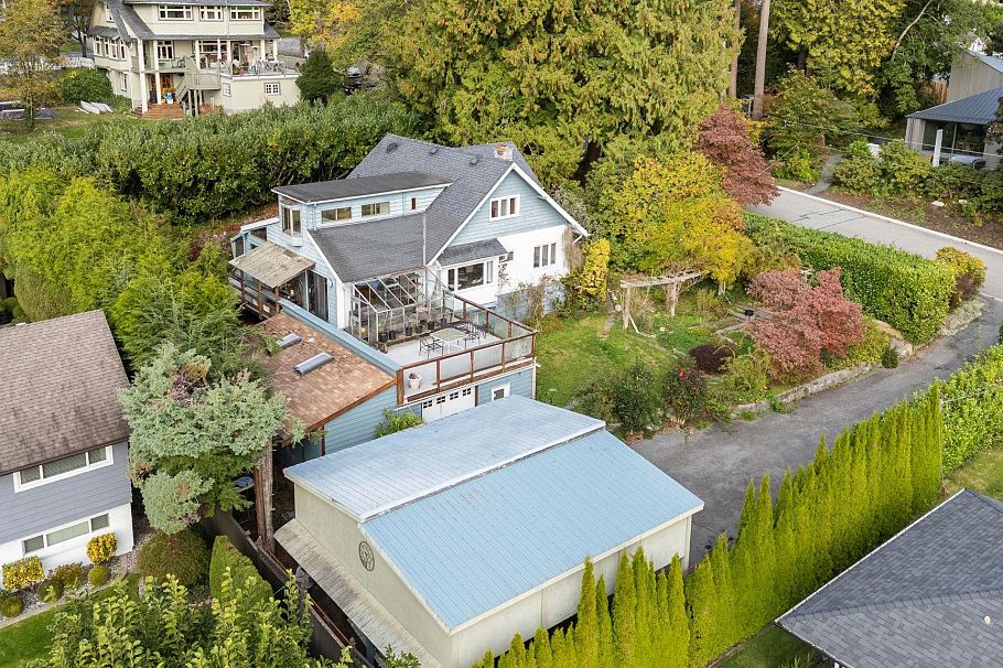 3041 St. Marys Avenue North Vancouver, BC - 37